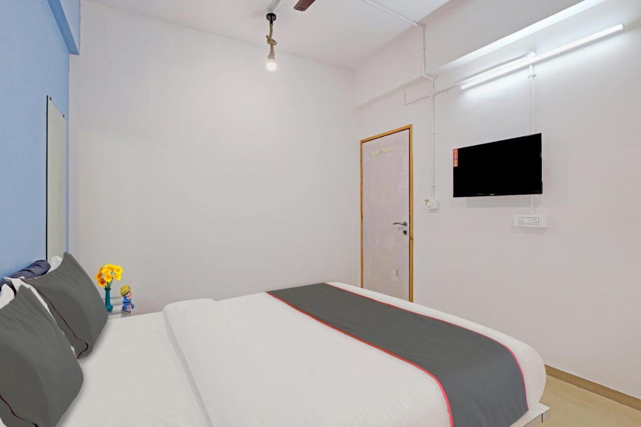Hotel Solitaire, Best Luxurious Hotel Ac Rooms In Surat Zewnętrze zdjęcie